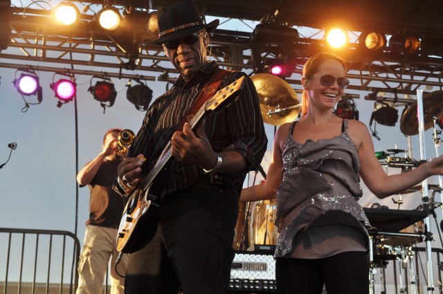 Lt. Dan Band rocks Fort Irwin