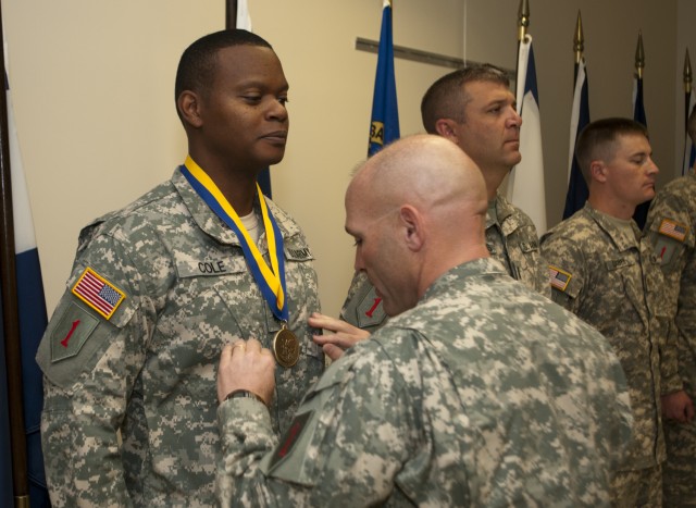 Fort Riley Soldiers receive special aviation award