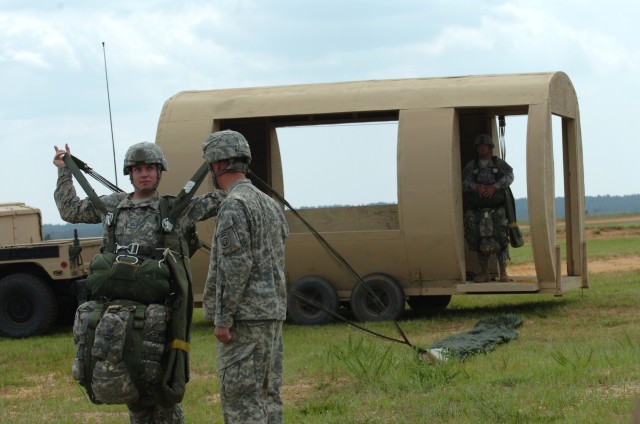 Paratroopers Demonstrate Capabilities to Public during Joint Operational Access Demonstration