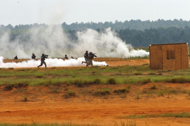 Paratroopers Demonstrate Capabilities to Public during Joint Operational Access Demonstration