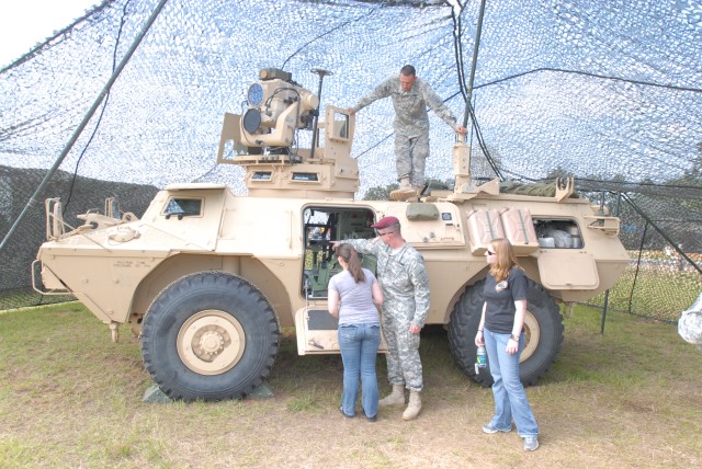 Paratroopers Demonstrate Capabilities to Public during Joint Operational Access Demonstration