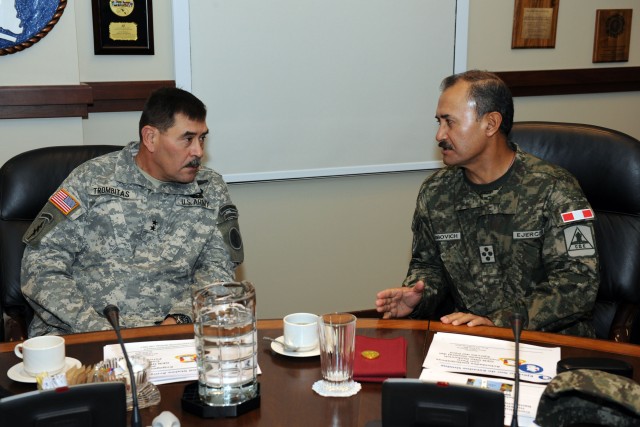 U.S. Army South hosts Peruvian Army Commander