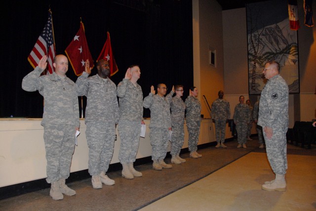 Chief of the Army Reserve visits 9th MSC Soldiers and families in Alaska