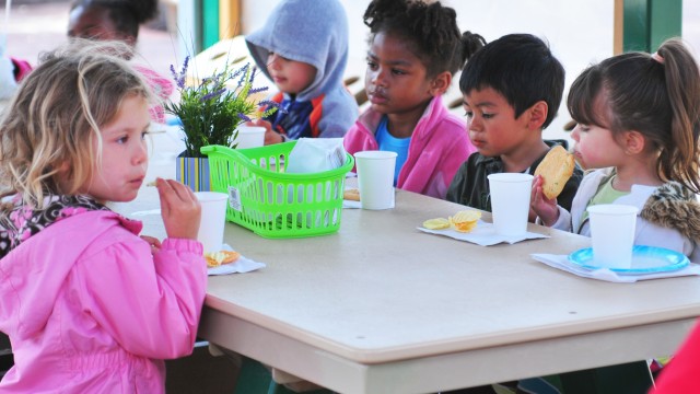 Presidio children celebrate moms