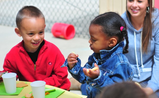 Presidio children celebrate moms