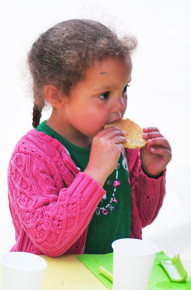 Presidio children celebrate moms