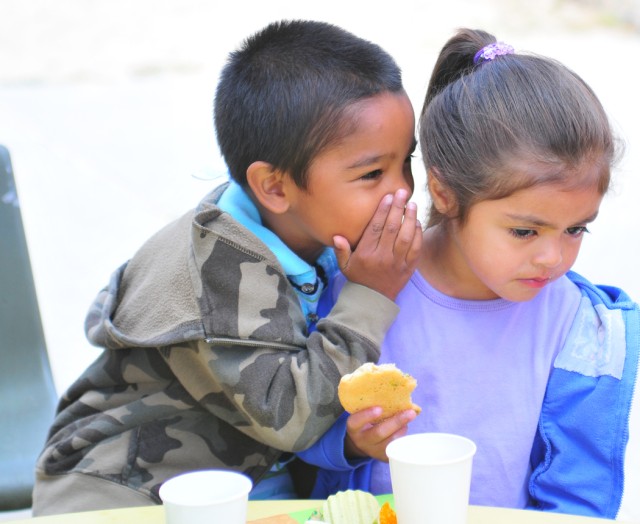 Presidio children celebrate moms