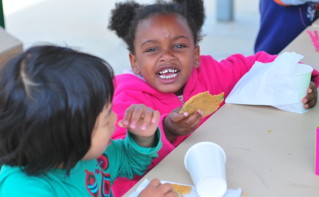 Presidio children celebrate moms