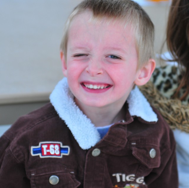 Presidio children celebrate moms