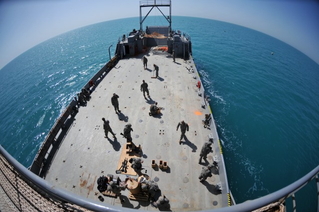 Desert Soldiers Train at Sea