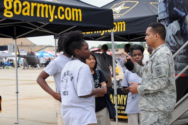 Soldiers showcase combat equipment at Andrews JSOH