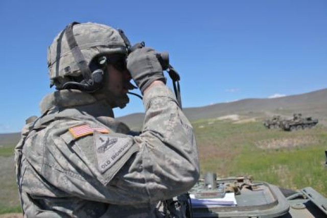 Phillips observes artillery training