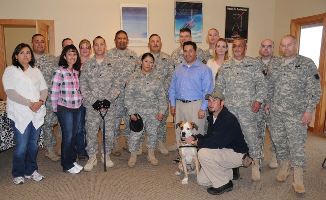 Soldiers with Congressman
