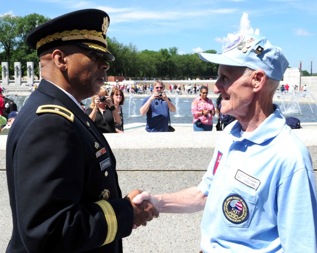 Jennings greets WWII veterans