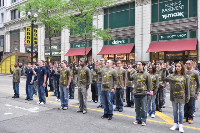 Gen. Odierno swears in new recruits