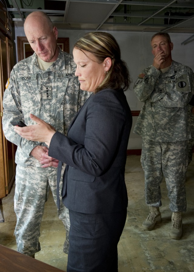 Connecting Soldiers to Digital Applications