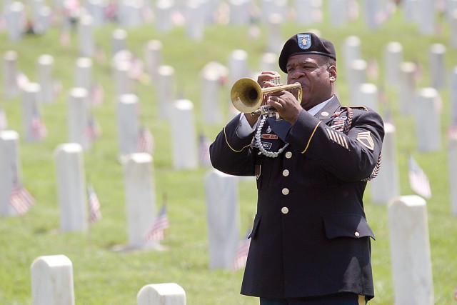 Fort Riley remembers, honors fallen on Memorial Day