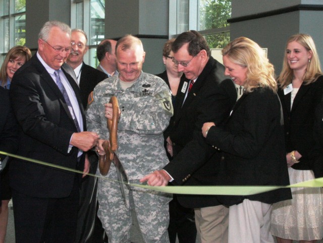 Army earns high marks at small business symposium