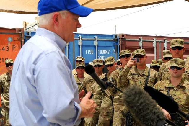 Gates visits Afghanistan for last time