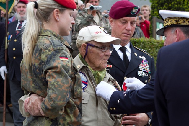 Paratroopers revisit roots in D-Day Commemoration