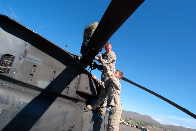 4-6 ACS crew chiefs work behind the scenes