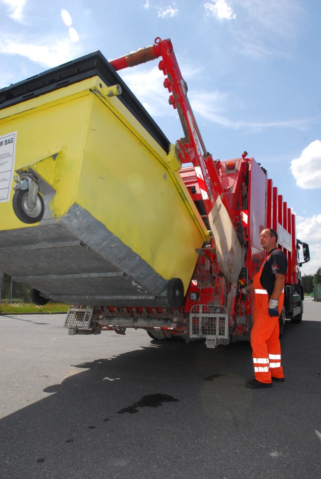 Recycling center depends on Soldiers, families to keep Grafenwoehr green