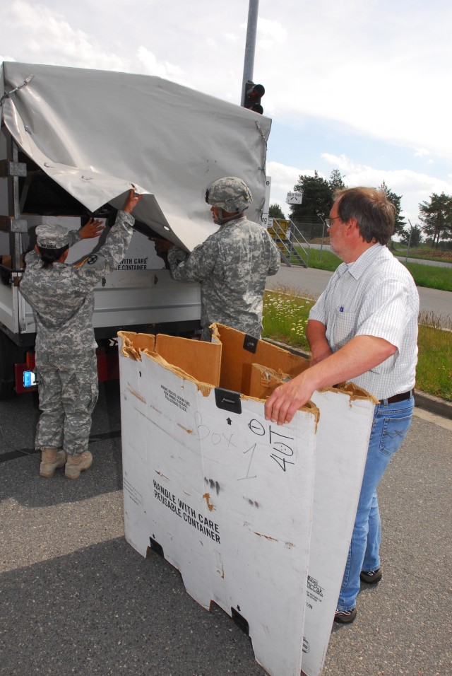 Recycling center depends on Soldiers, families to keep Grafenwoehr green