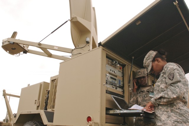 New York National Guard Signal Soldiers Train at Fort Drum