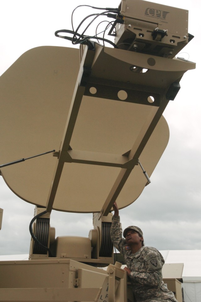 NewYork Army National Guard Signal Soldiers Train at Fort Drum