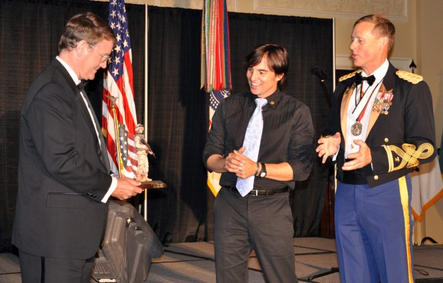 Former Army Ranger speaks at annual USASMDC/ARSTRAT annual ball