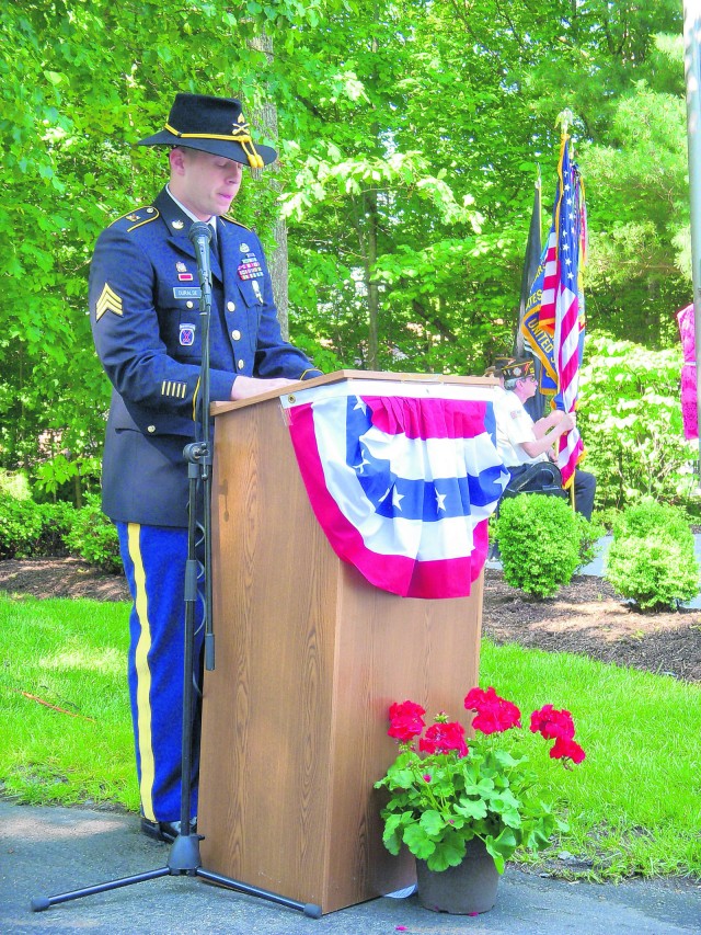 Belvoir Soldier participates in Blue Star Memorial opening