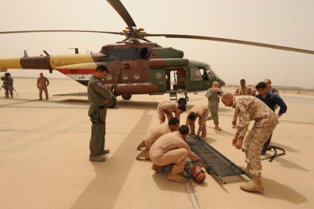 U.S., Iraqi pilots train together