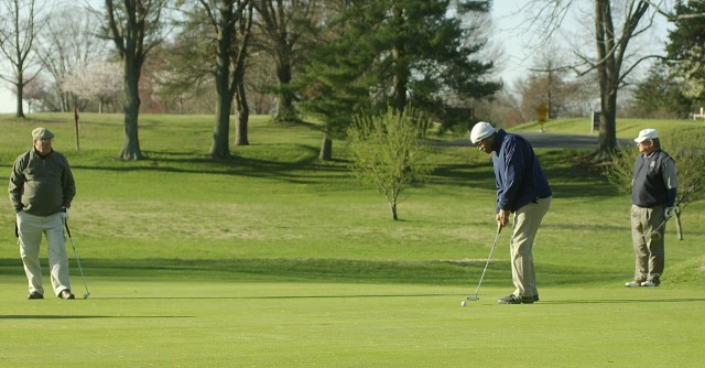Town hall meeting held to discuss future of Fort Meade golf course
