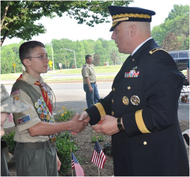 Scout heads civilian monument beautification