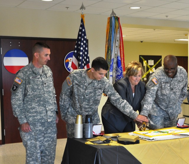 FORSCOM, USARC Forward Team Celebrates 236th Army Birthday
