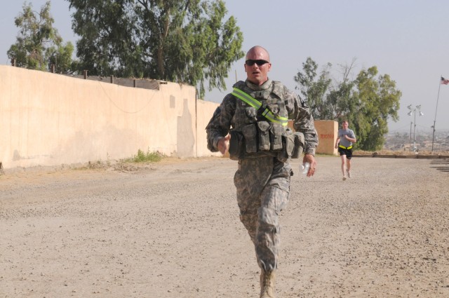 U.S. troops, DOD employees run to celebrate U.S. Army’s birthday
