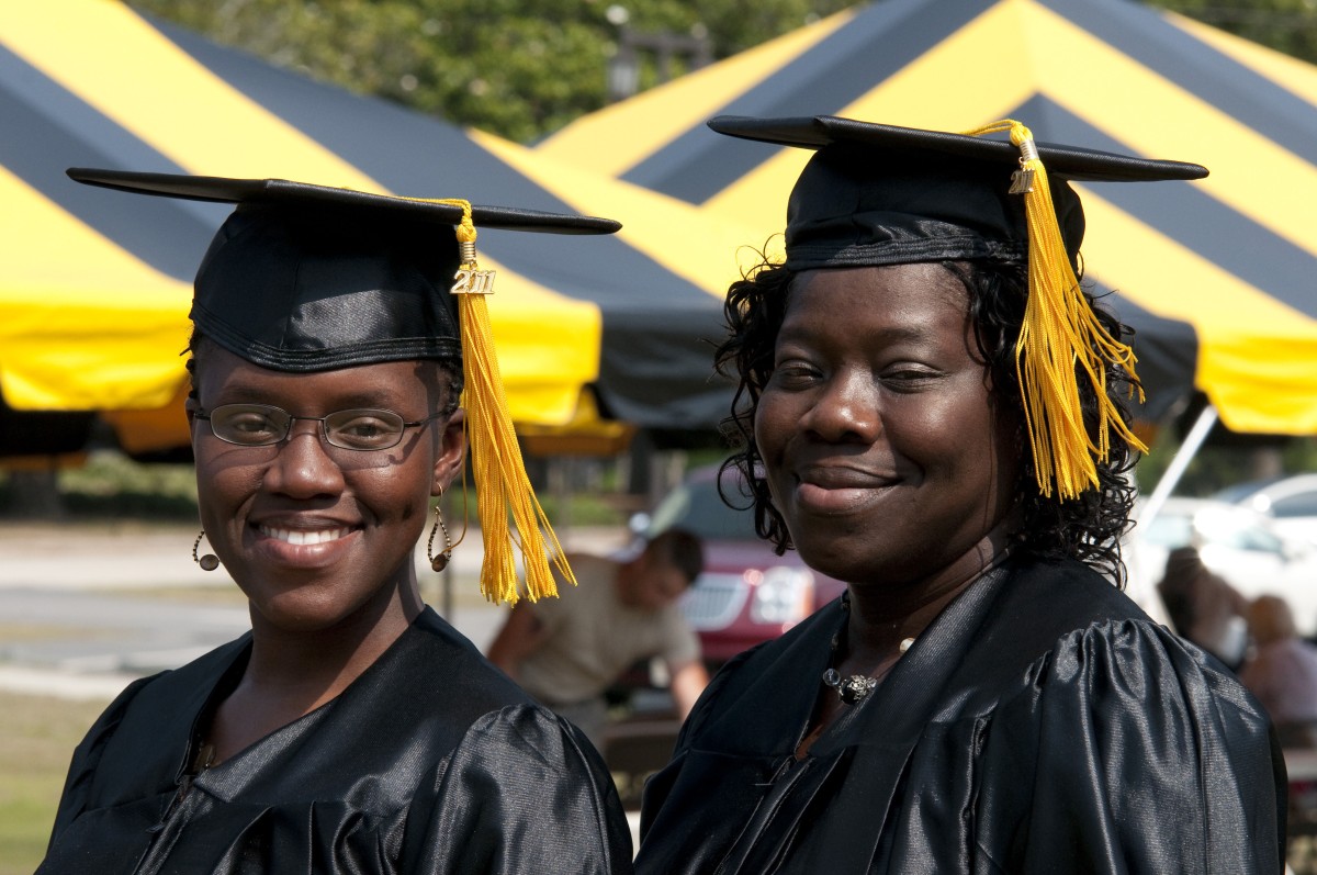 Fort Bragg mother, daughter graduate as a team Article The United ...