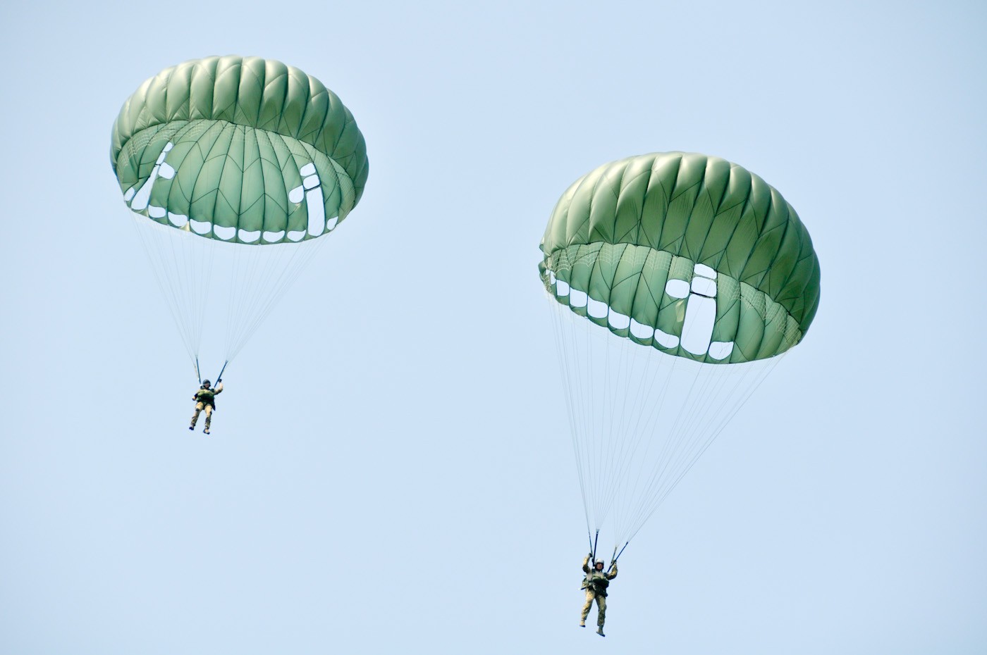 Rescue jumpmaster course drops into Atterbury | Article | The United ...