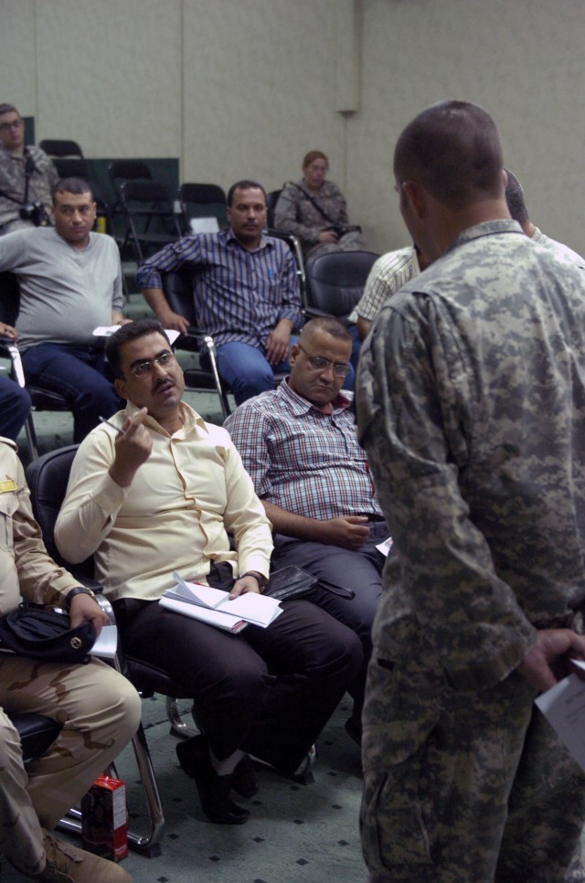 Iraqis learn critical behavioral health skills for care of soldiers