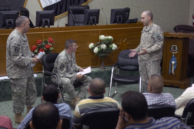 Iraqis learn critical behavioral health skills for care of soldiers