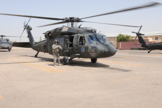 207th Aviation supports command group