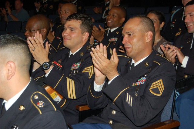 Hailing New U.S. Army Future Soldiers