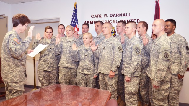 New CRDAMC residents recite oath of office