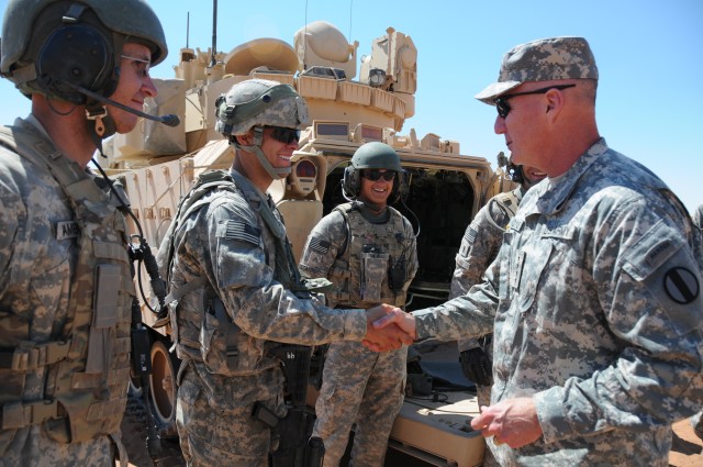 20110621 TRADOC Commander visits NIE, Command Outpost