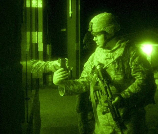 Soldiers shooting to become Army Reserve Best Warrior put marksmanship on display
