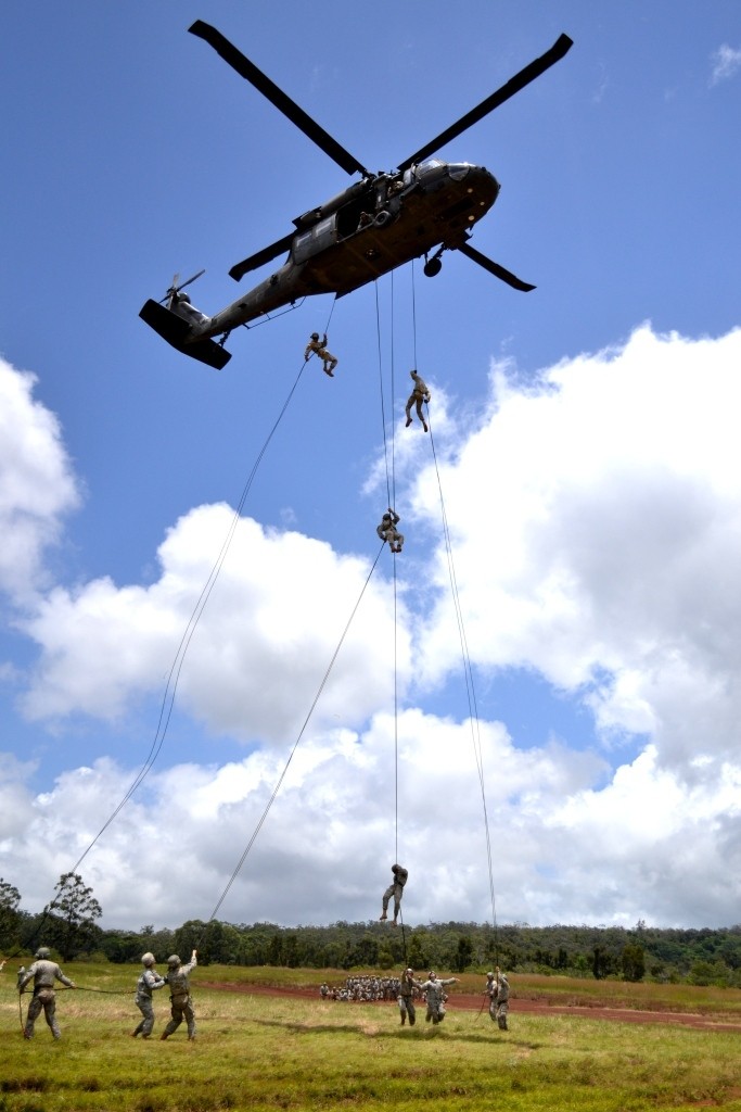 CAB Soldiers assault through air assault course | Article | The United