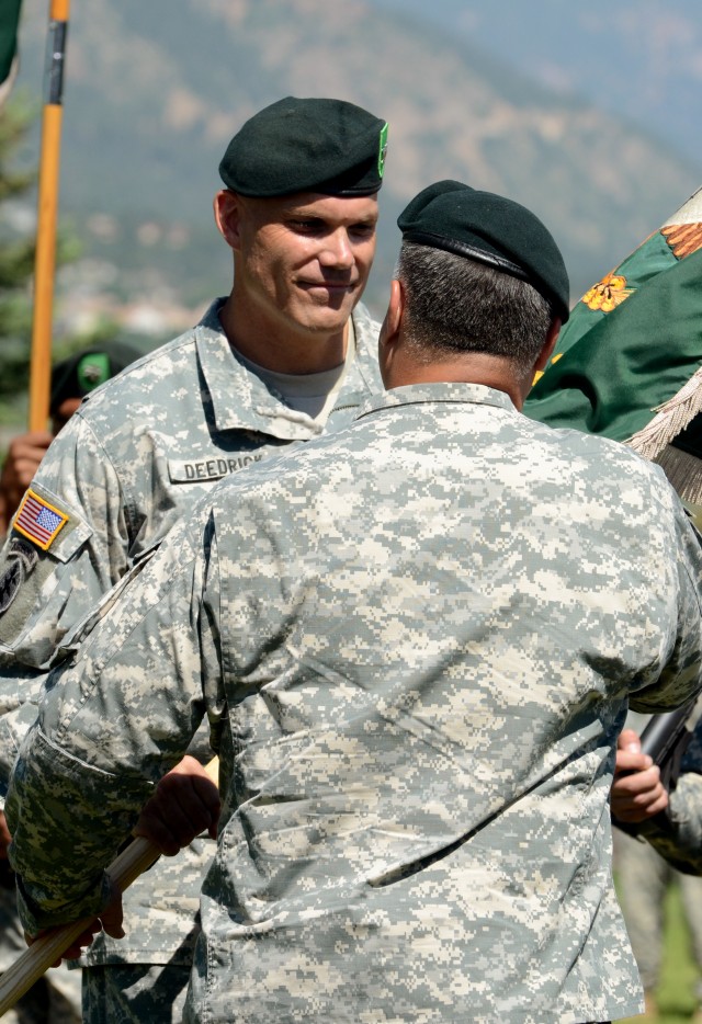 10th SFG(A) command changes hands