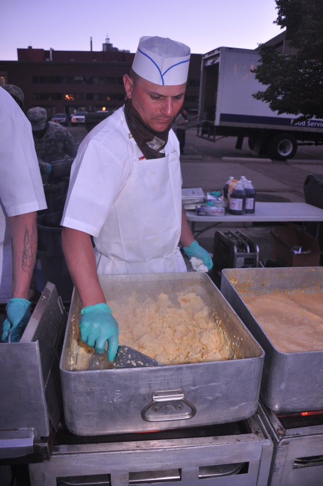 Soldiers serve community breakfast