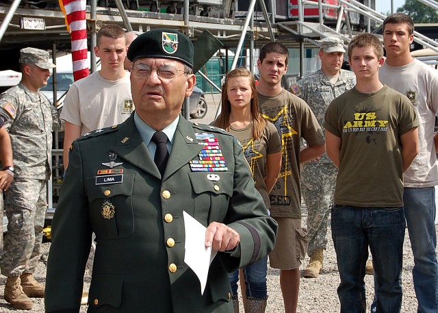 General Advises Future Soldiers