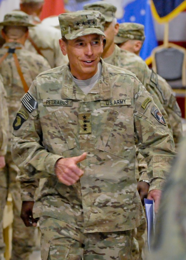 Gen. Petraeus celebrates Fourth of July at Kandahar Airfield